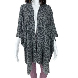NWT Tommy Bahama Poncho Sweater Women OS Black Gray Poly/Wool Blend Animal Print